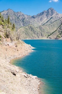 Doğu Türkistan, Çin - 09 Mayıs 2015: Cennet Gölü, Tian Shan(Tianchi). ünlü bir dünya mirası sit alanı Fukang, Sanci, Doğu Türkistan, Çin.
