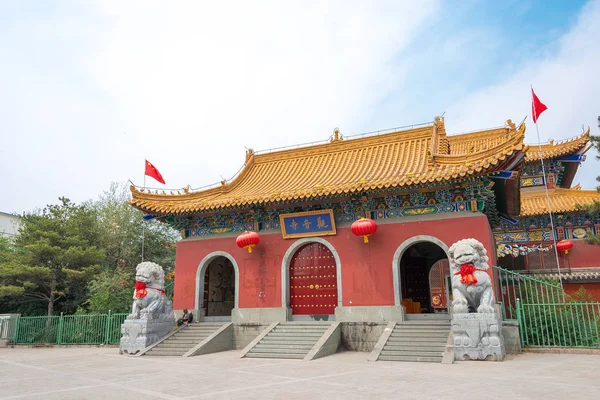 INNER MONGOLIA, CHINA - 13 de agosto de 2015: Guanyin Temple. um local histórico famoso em Hohhot, Mongólia Interior, China . — Fotografia de Stock