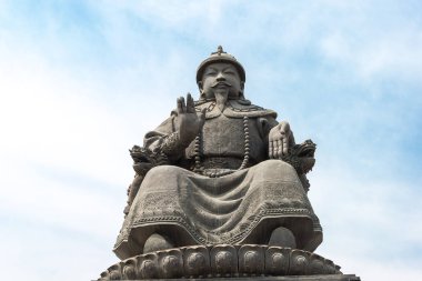 İç Moğolistan, Çin - 13 Ağustos 2015: Altan Karaca (Alatan Khan) Dazhao rahipleri heykeli. Hohhot, Inner Mongolia, China içinde ünlü tarihi bir site.
