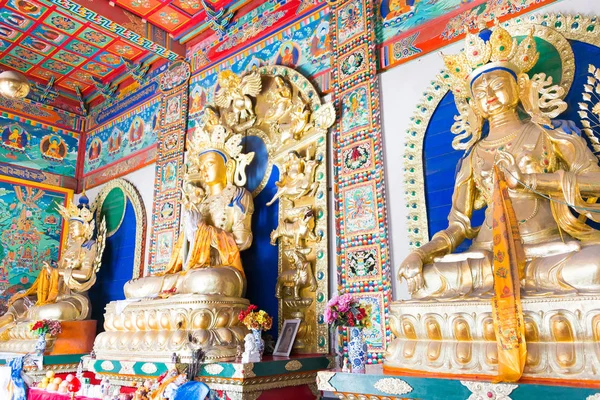 INNER MONGOLIA, CHINA - 13 ago 2015: Estatua de Budda en el Templo de la Pagoda Cinco (Wutasi). un sitio histórico famoso en Hohhot, Mongolia Interior, China . —  Fotos de Stock