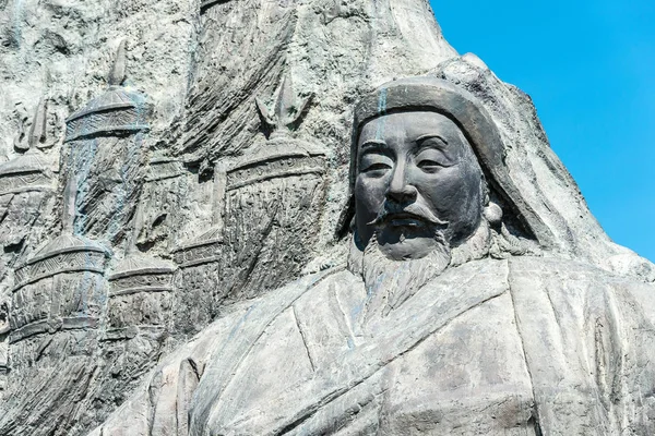 İç Moğolistan, Çin - 10 Ağustos 2015: Kubilay Han Xanadu Site (dünya mirası sit alanı) heykeli. ünlü tarihi bir site Zhenglan afiş, Xilin Gol, Inner Mongolia, China. — Stok fotoğraf
