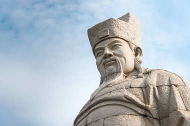 Fujian, Çin - 29 Aralık 2015: Cai Xiang heykel Luoyang köprüsünde. ünlü tarihi bir site Quanzhou, Fujian, Çin.