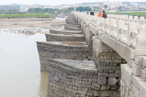 FUJIAN, CHINA - 29 dic 2015: Puente Luoyang. un sitio histórico famoso en Quanzhou, Fujian, China . — Foto de Stock