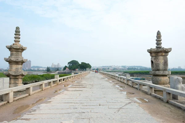 FUJIAN, CINA - 29 dic 2015: Luoyang Bridge. un famoso sito storico a Quanzhou, Fujian, Cina . — Foto Stock