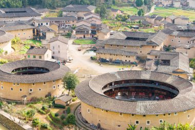 Fujian, Çin - Jan 04 2016: Tianloukeng Tulou doğal noktalar Fujian Tulou(Nanjing) manzara alanı (Unesco Dünya Mirası), Hekeng Tulou küme. ünlü tarihi bir site Nanjing, Fujian, Çin.
