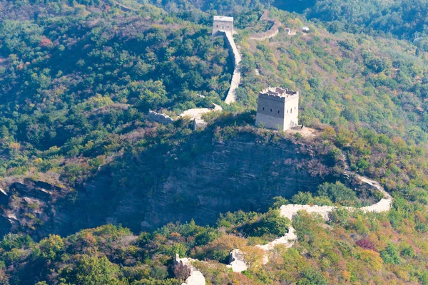 BEIJING, CHINA - 15 de octubre de 2015: Yunmeng Moutain Section of The Great Wall. un sitio histórico famoso en Beijing, China . — Foto de Stock