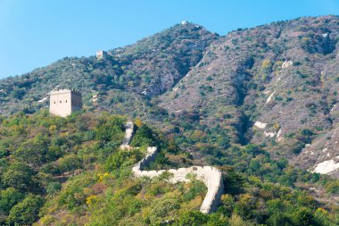 Beijing, Çin - 15 Ekim 2015: Yunmeng dağ bölümü Çin Seddi. Pekin, Çin için ünlü tarihi bir site.