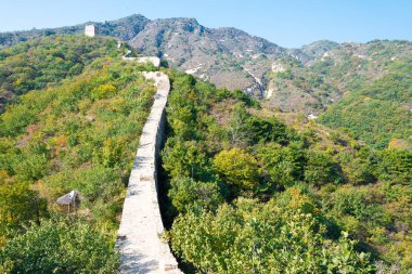 Beijing, Çin - 15 Ekim 2015: Yunmeng dağ bölümü Çin Seddi. Pekin, Çin için ünlü tarihi bir site.