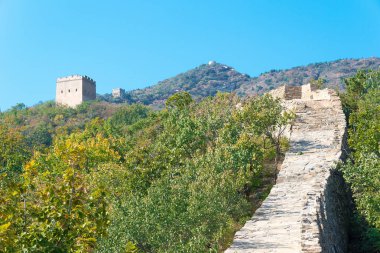 Beijing, Çin - 15 Ekim 2015: Yunmeng dağ bölümü Çin Seddi. Pekin, Çin için ünlü tarihi bir site.