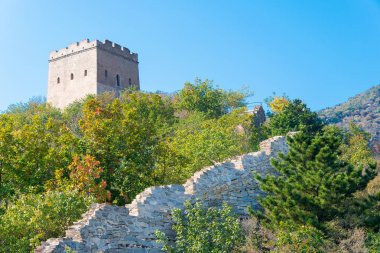 Beijing, Çin - 15 Ekim 2015: Yunmeng dağ bölümü Çin Seddi. Pekin, Çin için ünlü tarihi bir site.