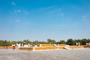 Beijing, Çin - 18 Ekim 2015: Temple of Earth (yürüme). Pekin, Çin için ünlü tarihi bir site.
