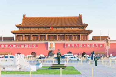 Beijing, Çin - 09 Ekim 2015: Sabah Tiananmen Meydanı'na bir bakış. Pekin, Çin için ünlü tarihi bir site.