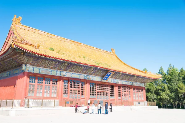 BEIJING, CHINA - 11 de octubre de 2015: Zhongshan Hall en Zhongshan Park. un sitio histórico famoso en Beijing, China . —  Fotos de Stock