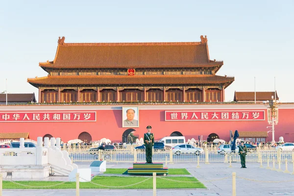 BEIJING, CHINA - 09 de outubro de 2015: Vista da manhã da Praça Tiananmen. um local histórico famoso em Pequim, China . — Fotografia de Stock
