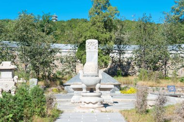 Beijing, Çin - 12 Ekim 2015: Tianyi Tomb(Eunuch Tomb). Pekin, Çin için ünlü tarihi bir site.