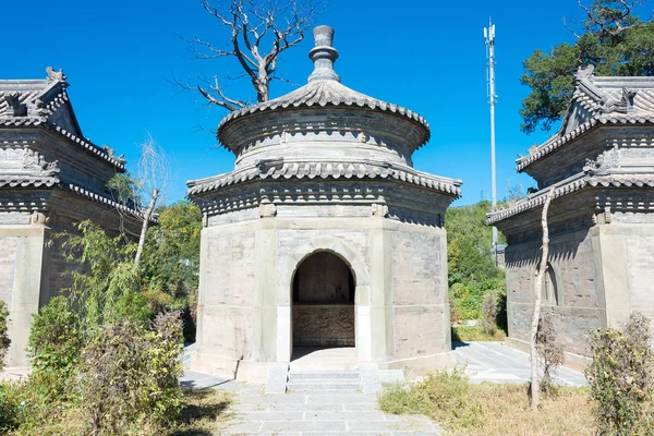 Peking, Čína - říjen 2015 12: Tianyi Tomb(Eunuch Tomb). slavné historické místo v Pekingu, Čína. — Stock fotografie