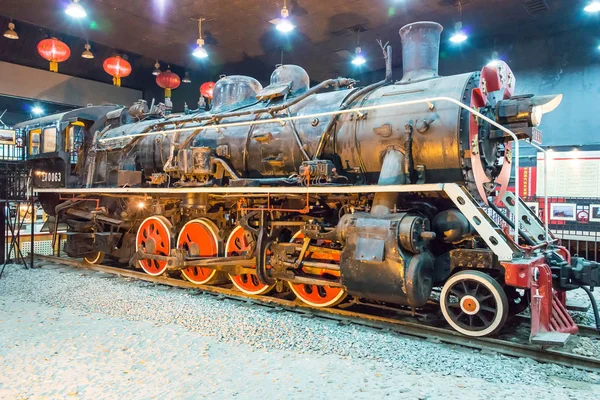 LIAONING, CHINE - 02 août 2015 : Chemins de fer chinois SY-0063 au Tiemei Steam Locomotive Museum. un célèbre musée ferroviaire à Tieling, Liaoning, Chine . — Photo