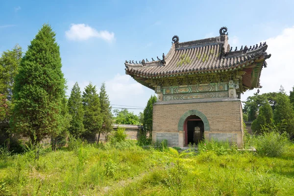 Liaoning, China - Aug 03 2015: Dongjing Mausoleum. een beroemde historische site in Liaoyang, Liaoning, China. — Stockfoto