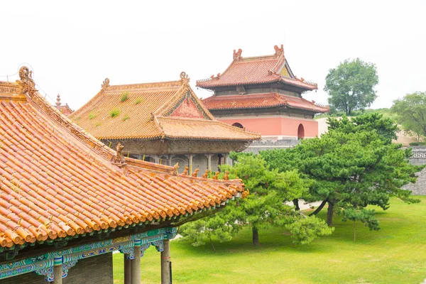 清 Dynasty(Unesco World Heritage site) の遼寧省、中国 - 2015 年 7 月 31 日: Zhaoling の墓。瀋陽市、遼寧省、中国で有名な史跡. — ストック写真