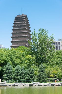 Shaanxi, Çin - 04 Haziran 2015: Küçük vahşi kaz Pagodası (Unesco Dünya Mirası). Xi'an, Shaanxi, Çin'deki ünlü tarihi bir site.
