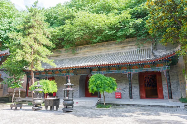 Shaanxi, Çin - 06 Haziran 2015: Qujiang serin mağara Heritage Park (Qujiang Hanyao Yizhi Gongyuan). Xi'an, Shaanxi, Çin'deki ünlü tarihi bir site. — Stok fotoğraf