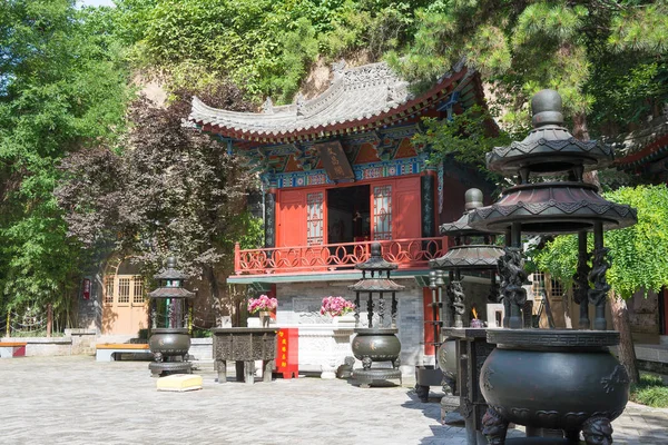 SHAANXI, CHINA - 06 jun 2015: Qujiang Cool Cave Heritage Park (Qujiang Hanyao Yizhi Gongyuan). un sitio histórico famoso en Xi 'an, Shaanxi, China . —  Fotos de Stock