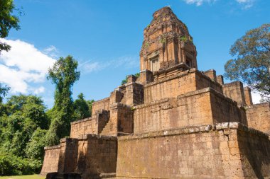 Siem Reap, Kamboçya - 05 Aralık 2016: Baksei Chamkrong Angkor içinde. bir ünlü Ören (Unesco Dünya Mirası) Angkor, Siem Reap, Kamboçya.