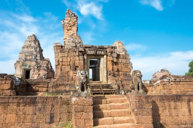 Siem Reap, Kamboçya - 11 Aralık 2016: Doğu Mebon Angkor içinde. bir ünlü Ören (Unesco Dünya Mirası) Angkor, Siem Reap, Kamboçya.