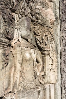 Siem Reap, Kamboçya - 08 Aralık 2016: Kabartma Angkor Thom Bayon tapınağında. bir ünlü Ören (Unesco Dünya Mirası) Angkor, Siem Reap, Kamboçya.