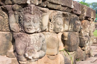 Siem Reap, Kamboçya - 10 Aralık 2016: Teras Angkor Thom fillerin yardım. bir ünlü Ören (Unesco Dünya Mirası) Angkor, Siem Reap, Kamboçya.
