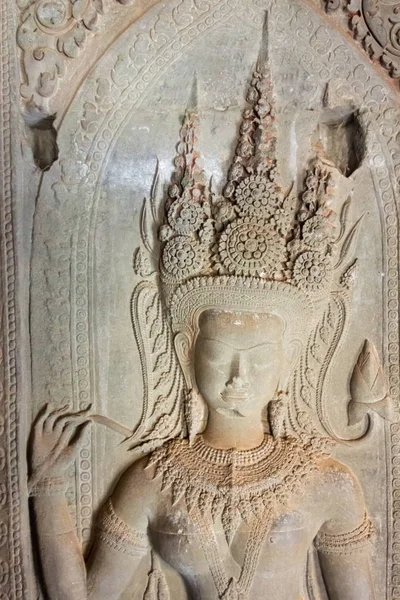Siem Reap, Camboja - 05 de dezembro de 2016: Relief at Angkor Wat. um local histórico famoso (Património Mundial da UNESCO) em Angkor, Siem Reap, Camboja . — Fotografia de Stock