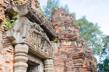 Siem Reap, Kamboçya - 01 Aralık 2016: Preah Ko Roluos tapınaklar. ünlü tarihi sitesi (Unesco Dünya Mirası) Siem Reap, Kamboçya.