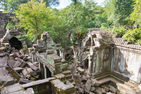 Siem Reap, Cambodja - Dec 03 2016: Beng Mealea. een beroemde historische site (Unesco werelderfgoed) in Siem Reap, Cambodja. — Stockfoto