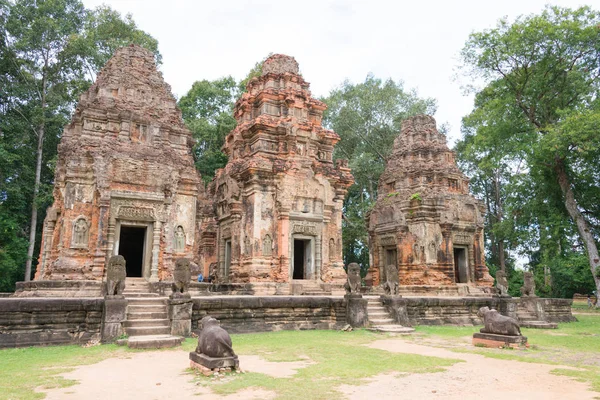 Siem Reap, Kambodja - Dec 01 2016: Preah Ko i Roluos tempel. en berömd historisk plats (Unesco världsarv) i Siem Reap, Kambodja. — Stockfoto
