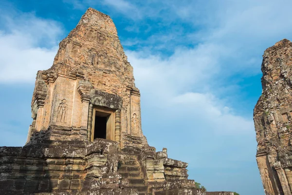 Siem Reap, Cambodia - Dec 11 2016: Pre Rup i Angkor. en berömd historisk plats (Unesco världsarv) i Angkor, Siem Reap, Kambodja. — Stockfoto