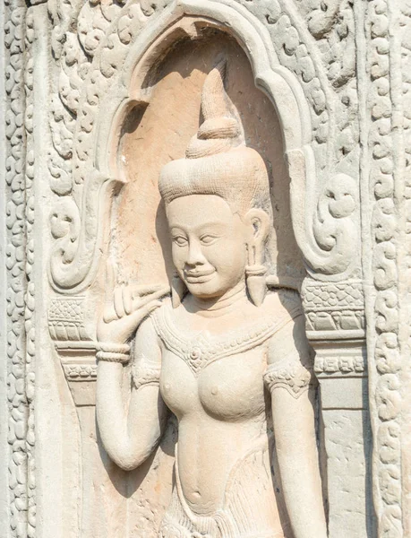 シェムリ アップ, カンボジア - 2016 年 12 月 10 日: アンコール ・ トムのバプーオンもあります寺で救済。アンコールは、シェムリ アップ、カンボジアで有名な史跡 (ユネスコ世界遺産). — ストック写真