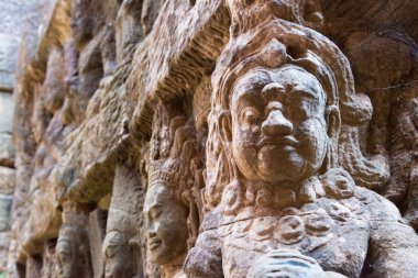 Siem Reap, Kamboçya - 10 Aralık 2016: Teras, Angkor Thom cüzzamlı Kral yardım. bir ünlü Ören (Unesco Dünya Mirası) Angkor, Siem Reap, Kamboçya.
