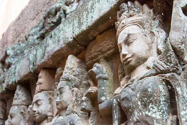 Siem Reap, Cambodia - Dec 10 2016: Relief at Terrace of the Leper King in Angkor Thom. a famous Historical site(UNESCO World Heritage) in Angkor, Siem Reap, Cambodia. — Stock Photo, Image