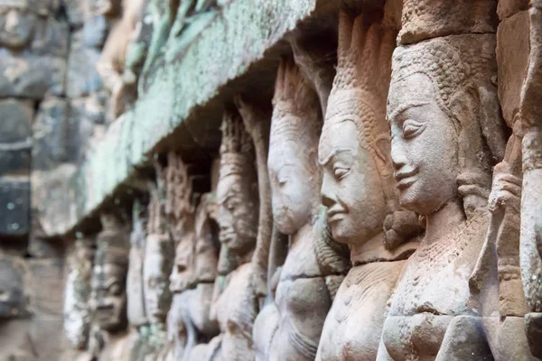 Siem Reap, Cambodia - Dec 10 2016: Relief at Terrace of the Leper King in Angkor Thom. a famous Historical site(UNESCO World Heritage) in Angkor, Siem Reap, Cambodia. — Stock Photo, Image