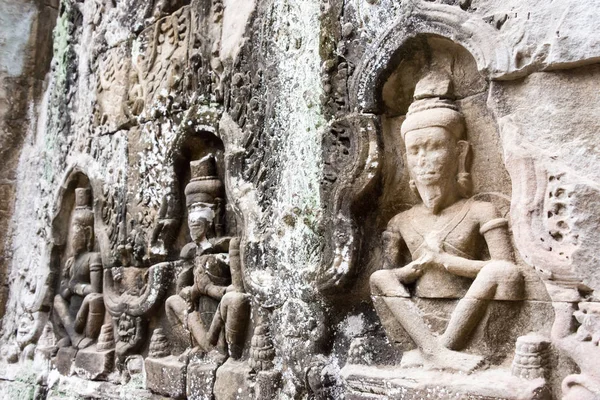 Siem Reap, Camboya - Dec 13 2016: Alivio en Preah Khan en Angkor. un famoso sitio histórico (Patrimonio de la Humanidad por la UNESCO) en Angkor, Siem Reap, Camboya . — Foto de Stock