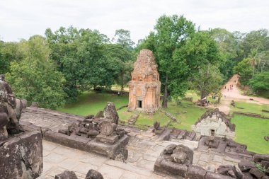 Siem Reap, Kamboçya - 01 Aralık 2016: Bakong Roluos tapınaklar. ünlü tarihi sitesi (Unesco Dünya Mirası) Siem Reap, Kamboçya.