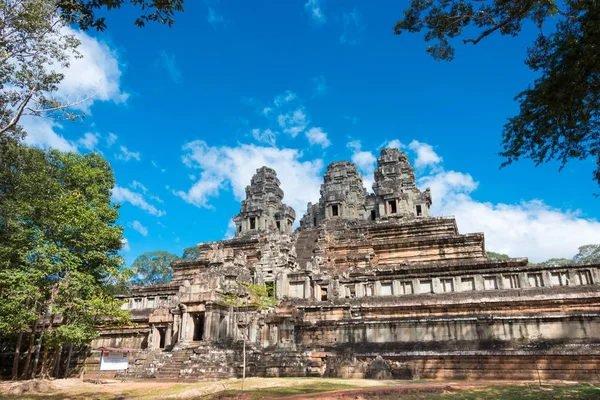 Siem Reap, Cambodia - Nov 30 2016: Ta Keo templet i Angkor. en berömd historisk plats (Unesco världsarv) i Angkor, Siem Reap, Kambodja. — Stockfoto