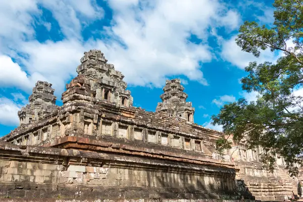 Siem Reap, Cambodia - Nov 30 2016: Ta Keo templet i Angkor. en berömd historisk plats (Unesco världsarv) i Angkor, Siem Reap, Kambodja. — Stockfoto