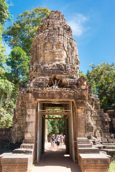 Siem Reap, Cambodge - 30 novembre 2016 : Temple Ta Prohm à Angkor. un site historique célèbre (patrimoine mondial de l'UNESCO) à Angkor, Siem Reap, Cambodge . — Photo