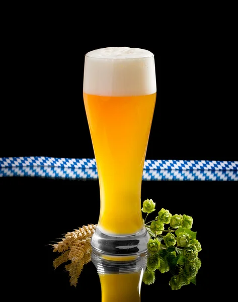 Natural cloudy wheat beer in glass — Stock Photo, Image