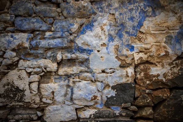 Kirli, çizilmiş eski tuğla duvar — Stok fotoğraf