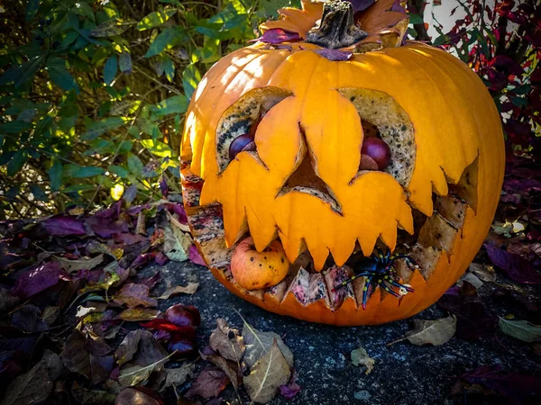 Funny or jaune citrouille Halloween — Photo