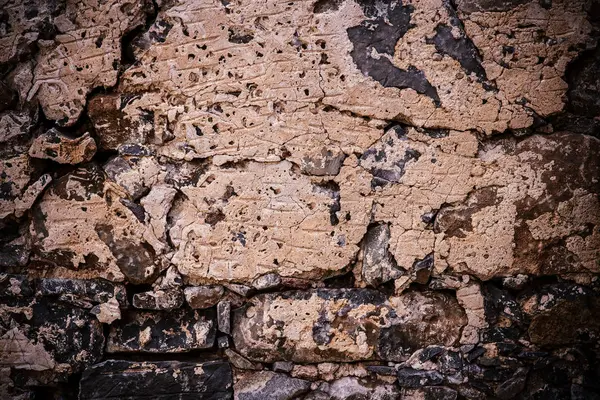 Sujo, arranhado parede de tijolo velho — Fotografia de Stock