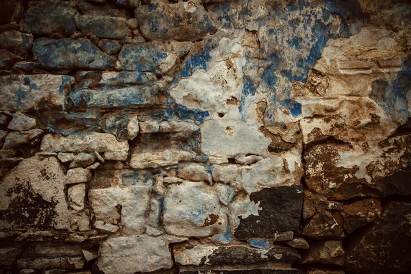 Smutsig, repad gamla tegelvägg — Stockfoto