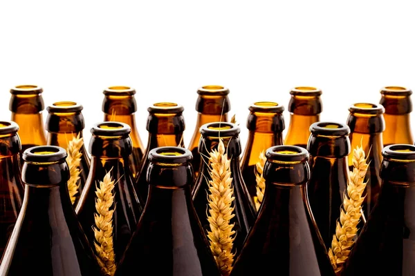 Dziesiątki pustych, brązowy butelek piwa niemiecki — Zdjęcie stockowe